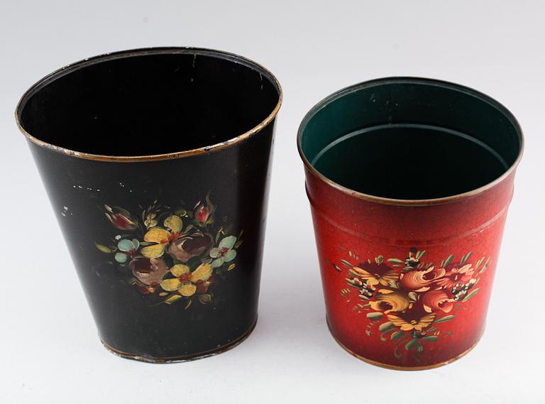 PAPPERSKORGAR, 2 st, 1900-talets mitt.