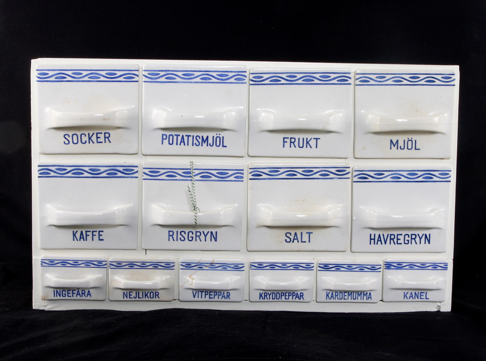 KRYDDHYLLA, 14 delar, flintgods, Rörstrand.