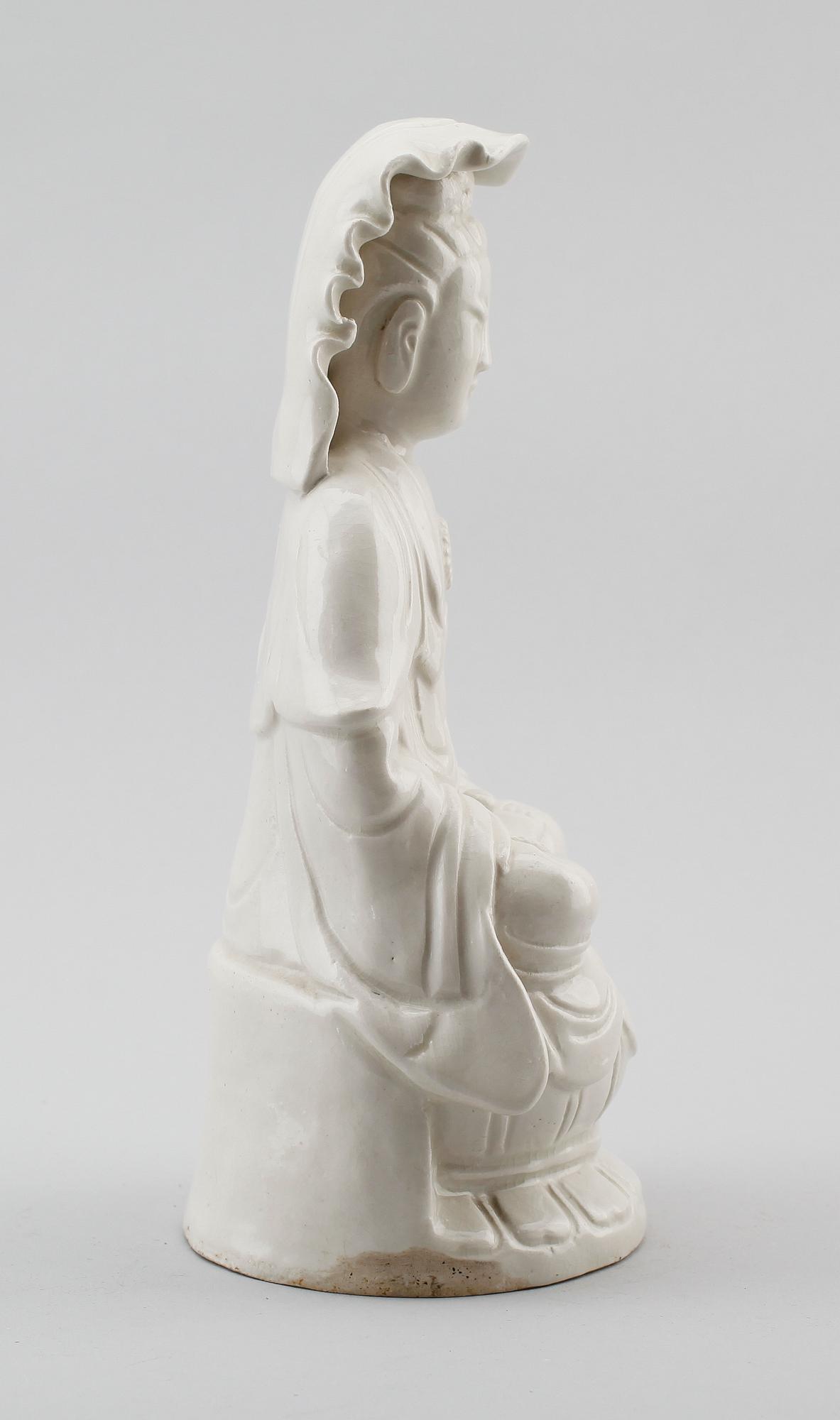 FIGUR, porslin, Kina, 1900-talets första hälft.