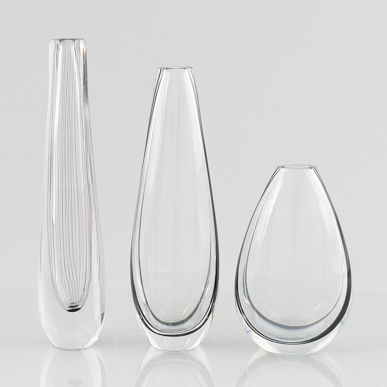 Vicke Lindstrand, a set of three glass vases, Kosta.