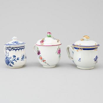 A lot of 3 custard cups, cup and a dish, 18th century and newer.