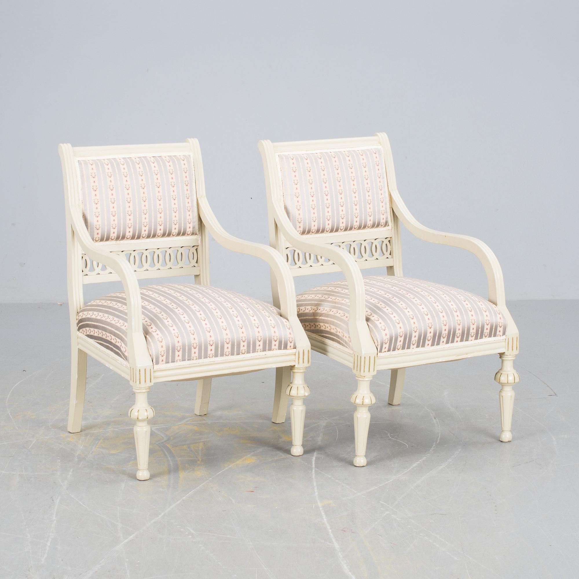 KARMSTOLAR, ett par, gustaviansk stil, 1800-talets slut.