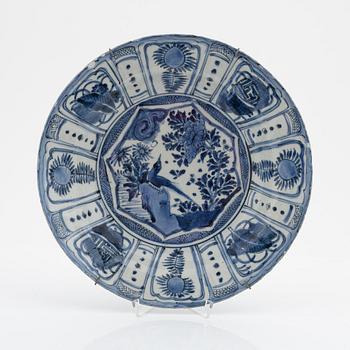 A blue and white dish, Mingdynasty, Wanli (1572-1620).