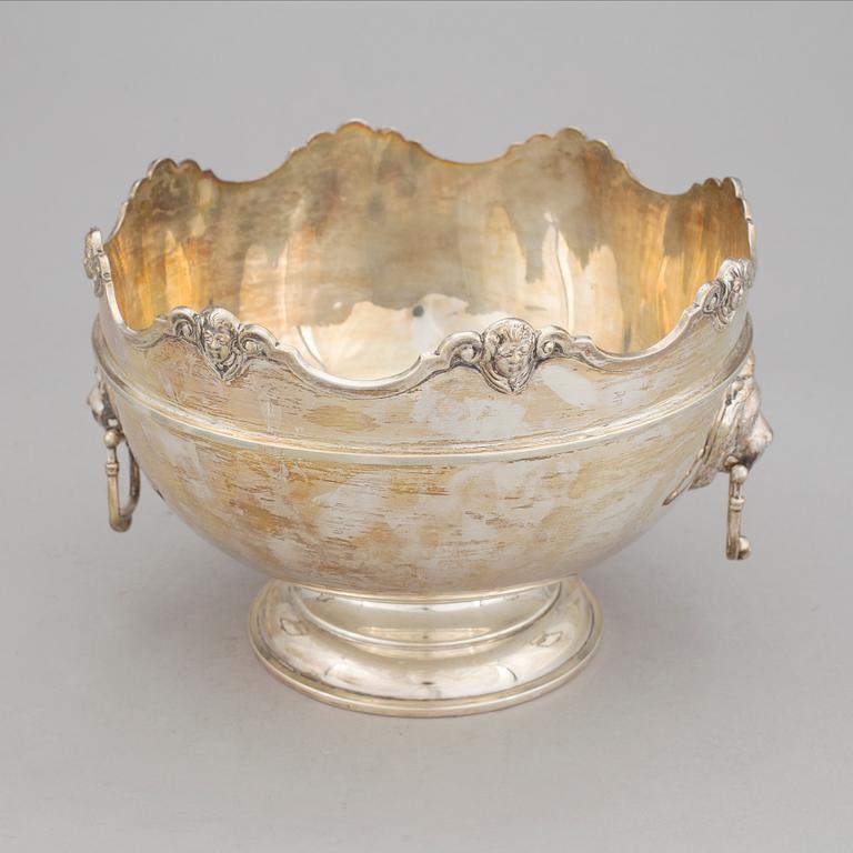 SKÅL, silver, William Hutton & Sons, Sheffield, England, 1909. Vikt ca 820g.