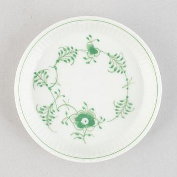 A 'Green Fluted' / 'Musselmalet rifflet' porcelain coaster / small dish, Royal Copenhagen, 1962.