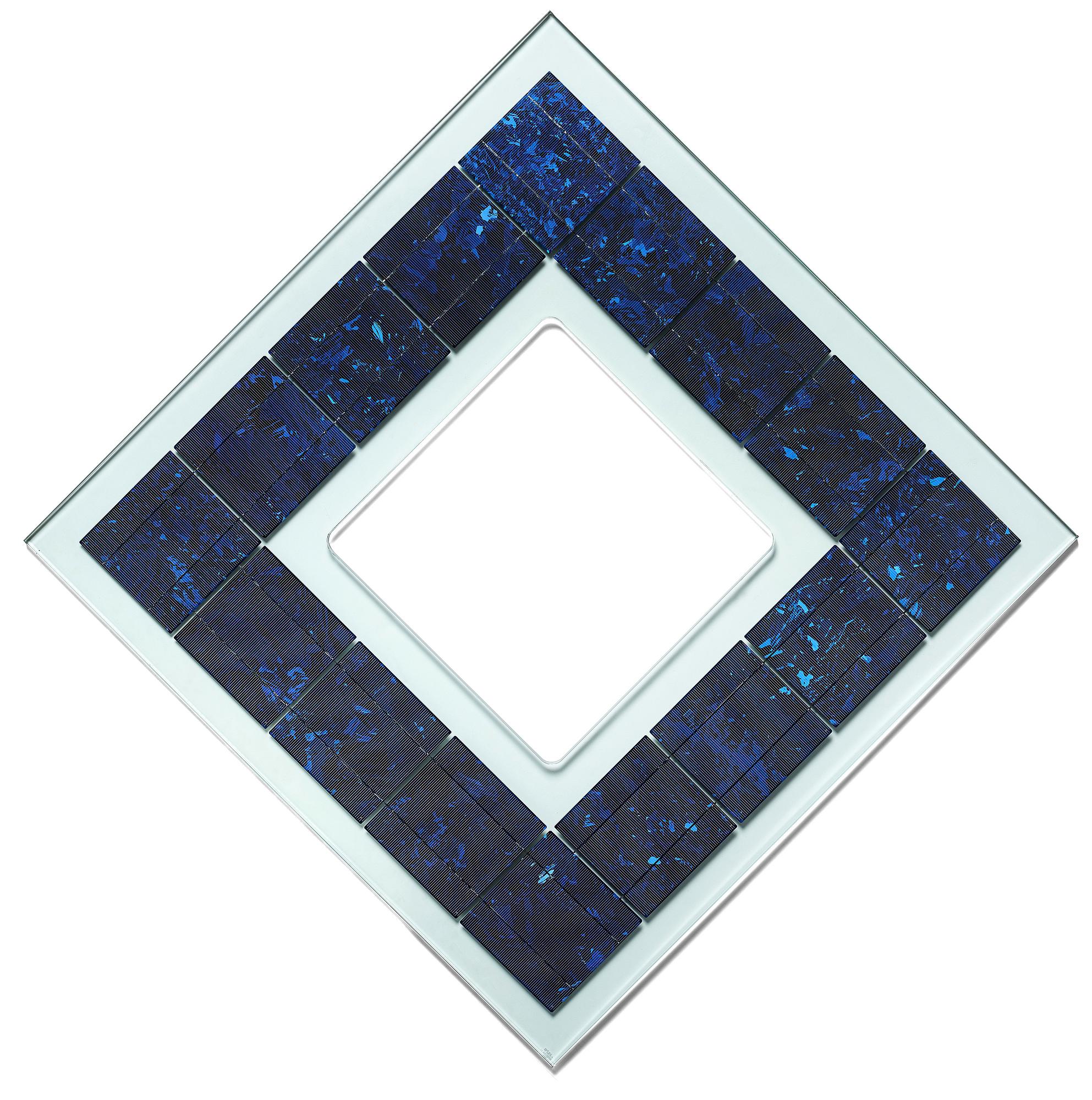 AIDS 3D, utförd 2010. LOF Polycrystalline Solar cell Glass.