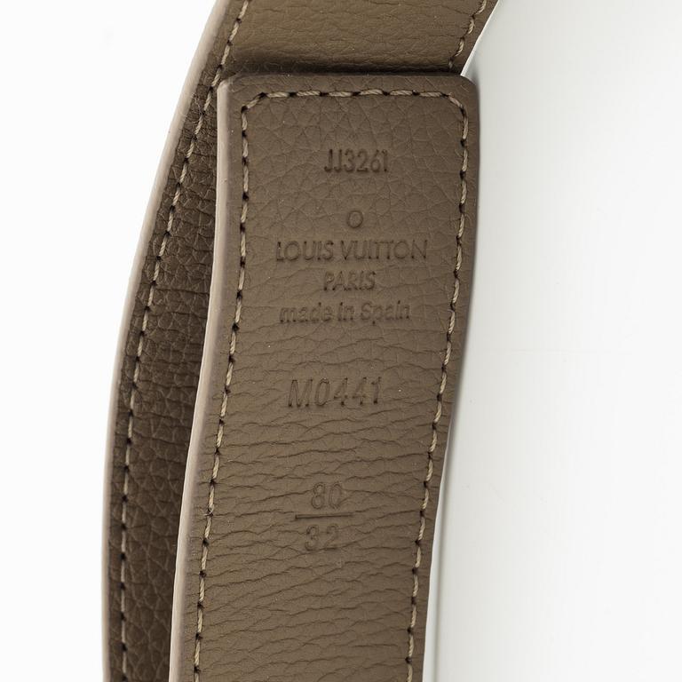 Louis Vuitton, Belt "LV Initials 30 mm reversible belt", size 80.