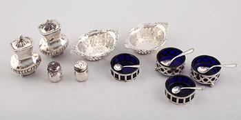 SAMLING SILVERFÖREMÅL, 5 delar, Amerika och England. Vikt ca 158 gram.