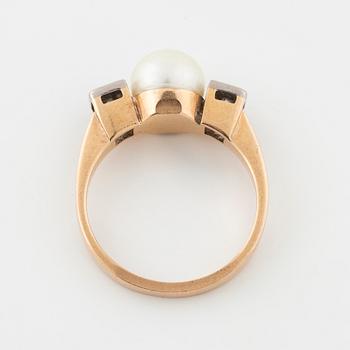 A cultured pearl and brilliant cut diamond ring by Ulf Danielson, Jönköping, 1959.