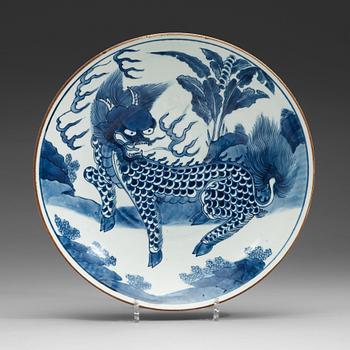 A blue and white dish, Qing dynasty, first half of 18th century.