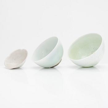 Friedl Holzer-Kjellberg, three signed stoneware bowls.