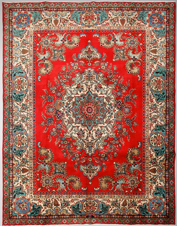 MATTA, Täbriz, ca 386 x 302 cm.