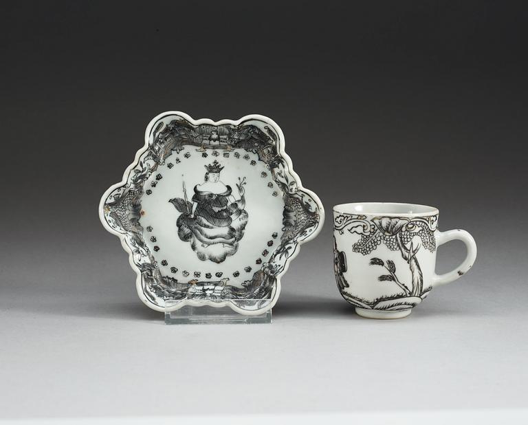 A Grisaille 'European subject' cup and dish, Qing dynasty, Qianlong (1736-95).