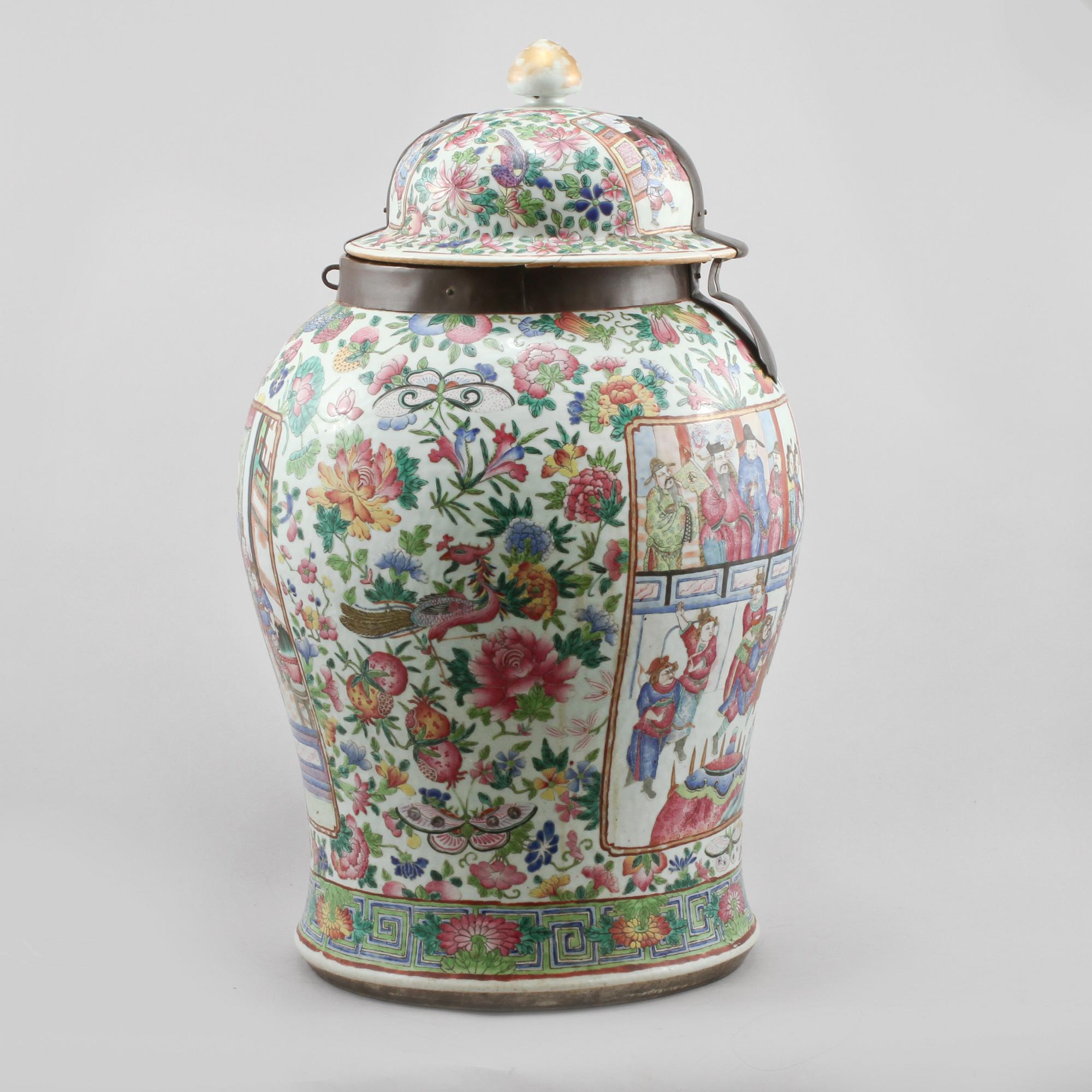 GOLVURNA, porslin, Kina, 1800-tal.