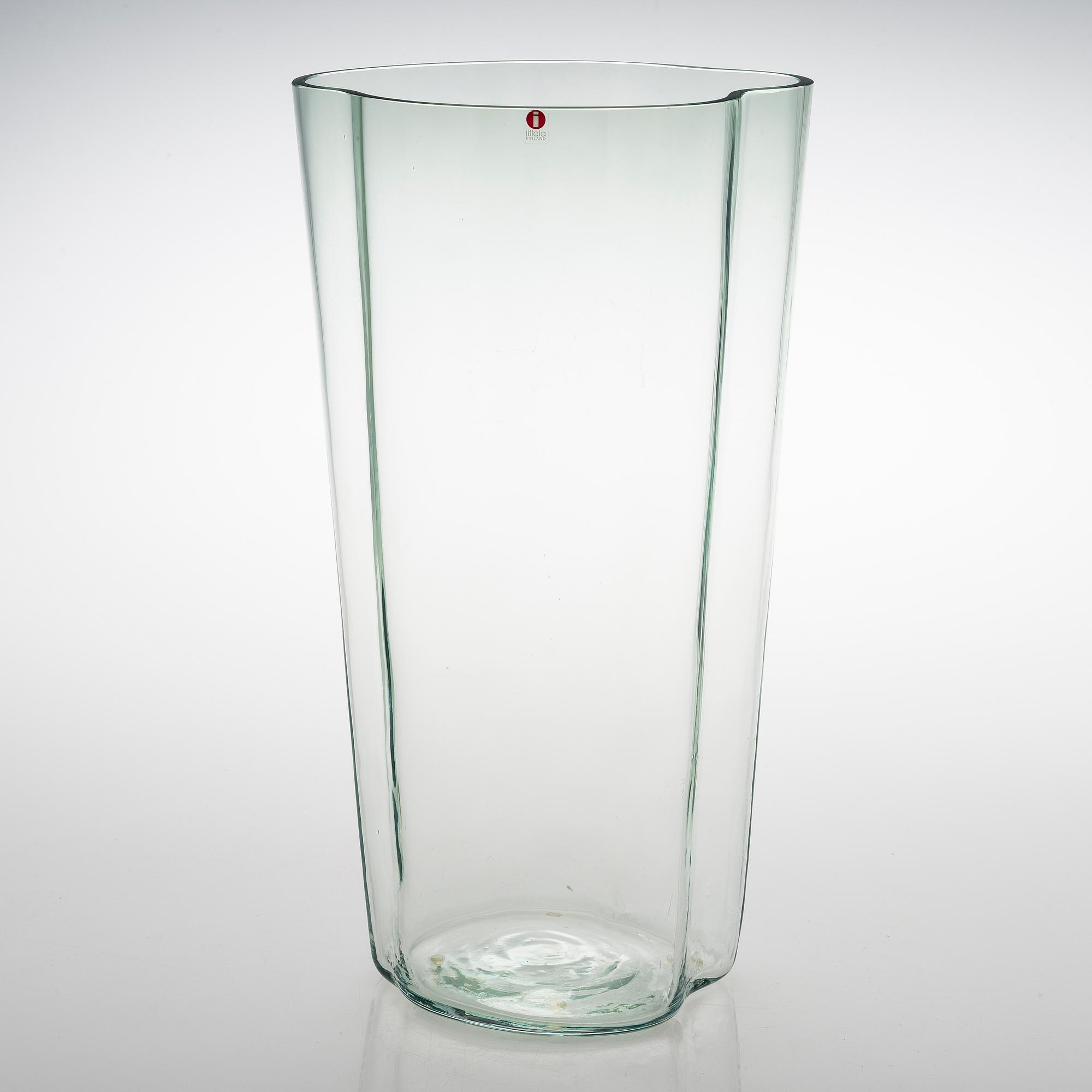 ALVAR AALTO, VASE, signed  Alvar Aalto 100, Iittala 1998.