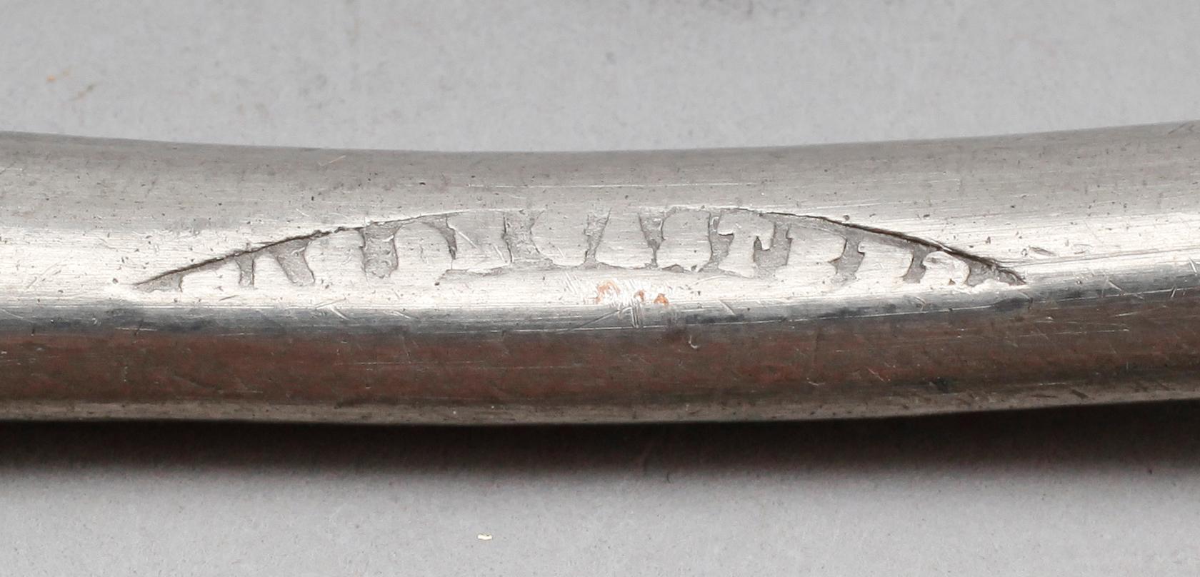 BRÄNNVINSSKEDAR, 4 st snarlika, tenn, 1700-/1800-tal.