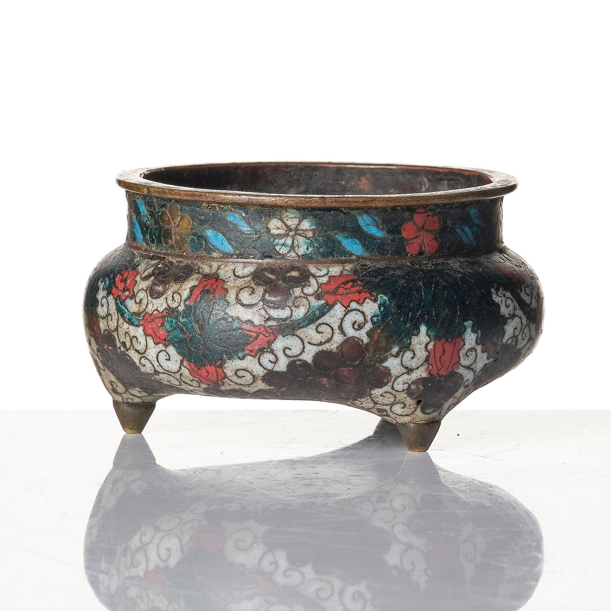 Rökelsekar, cloisonné. Mingdynastin (1368-1644).