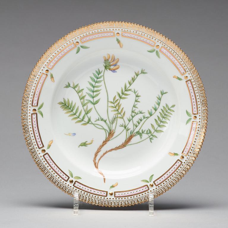 A set of six Royal Copenhagen 'Flora Danica' plates, Denmark, 20th Century.