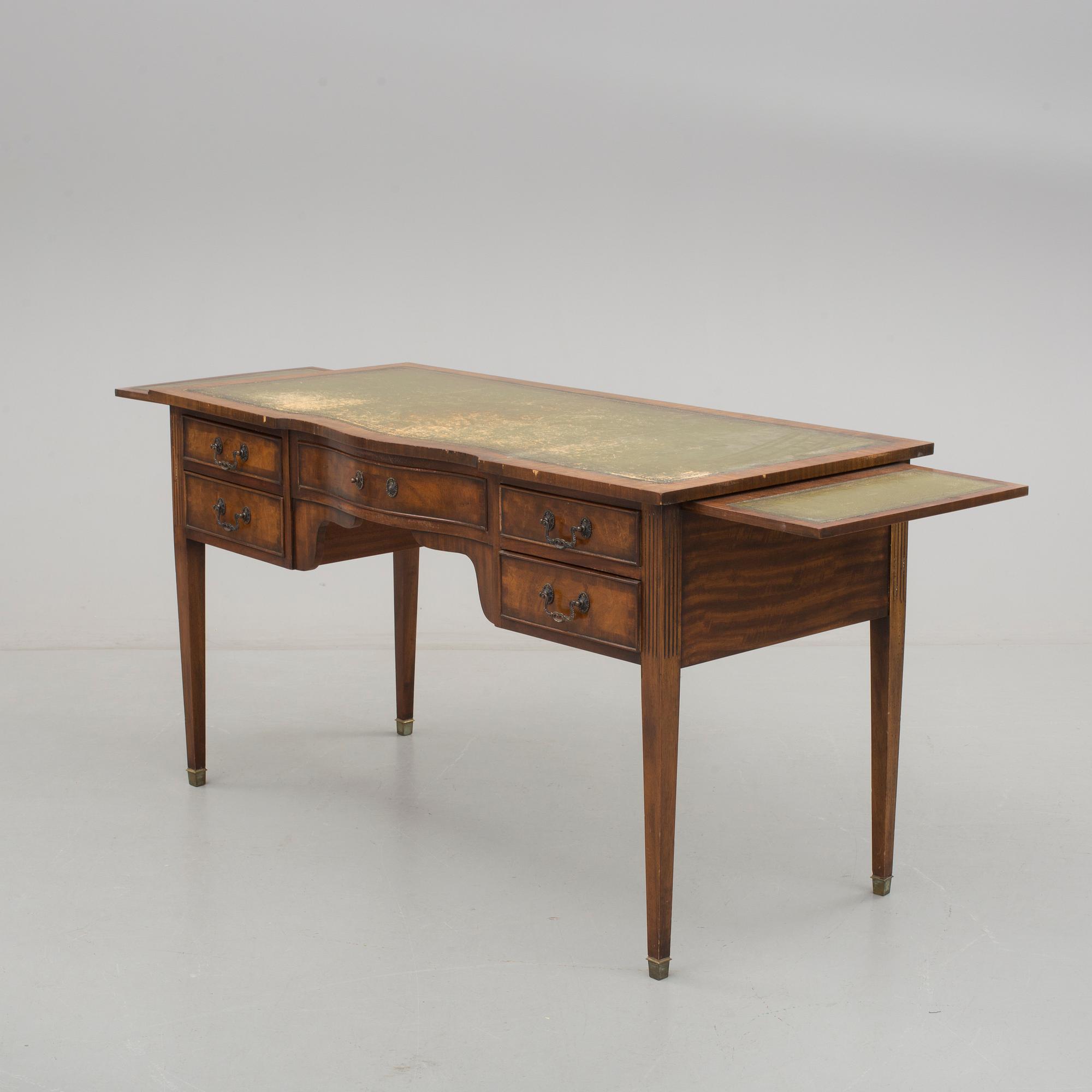 SKRIVBORD, engelsk stil, 1900-talets början.