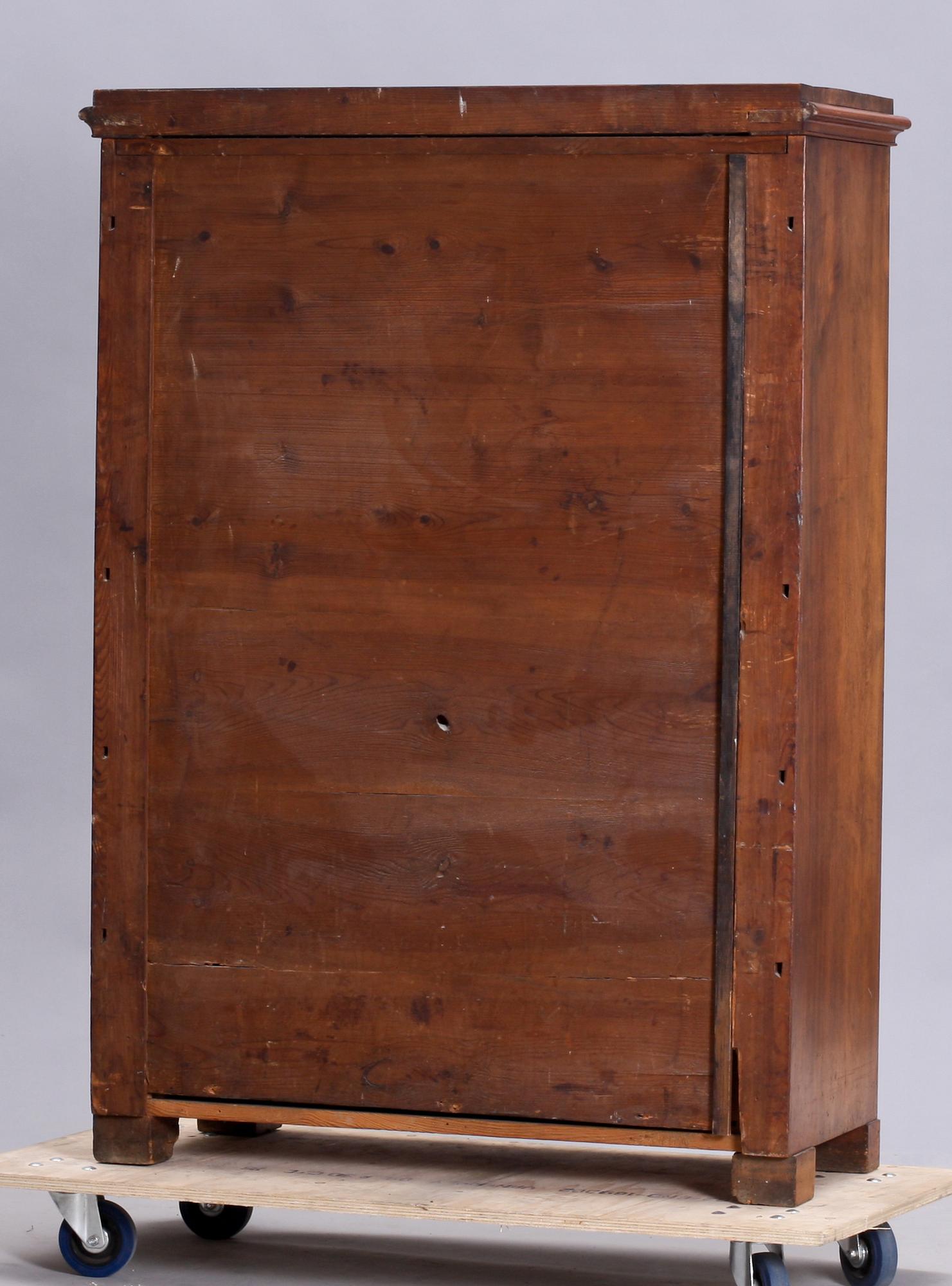 CHIFFONJE, senempiretyp, 1800-talets andra hälft.