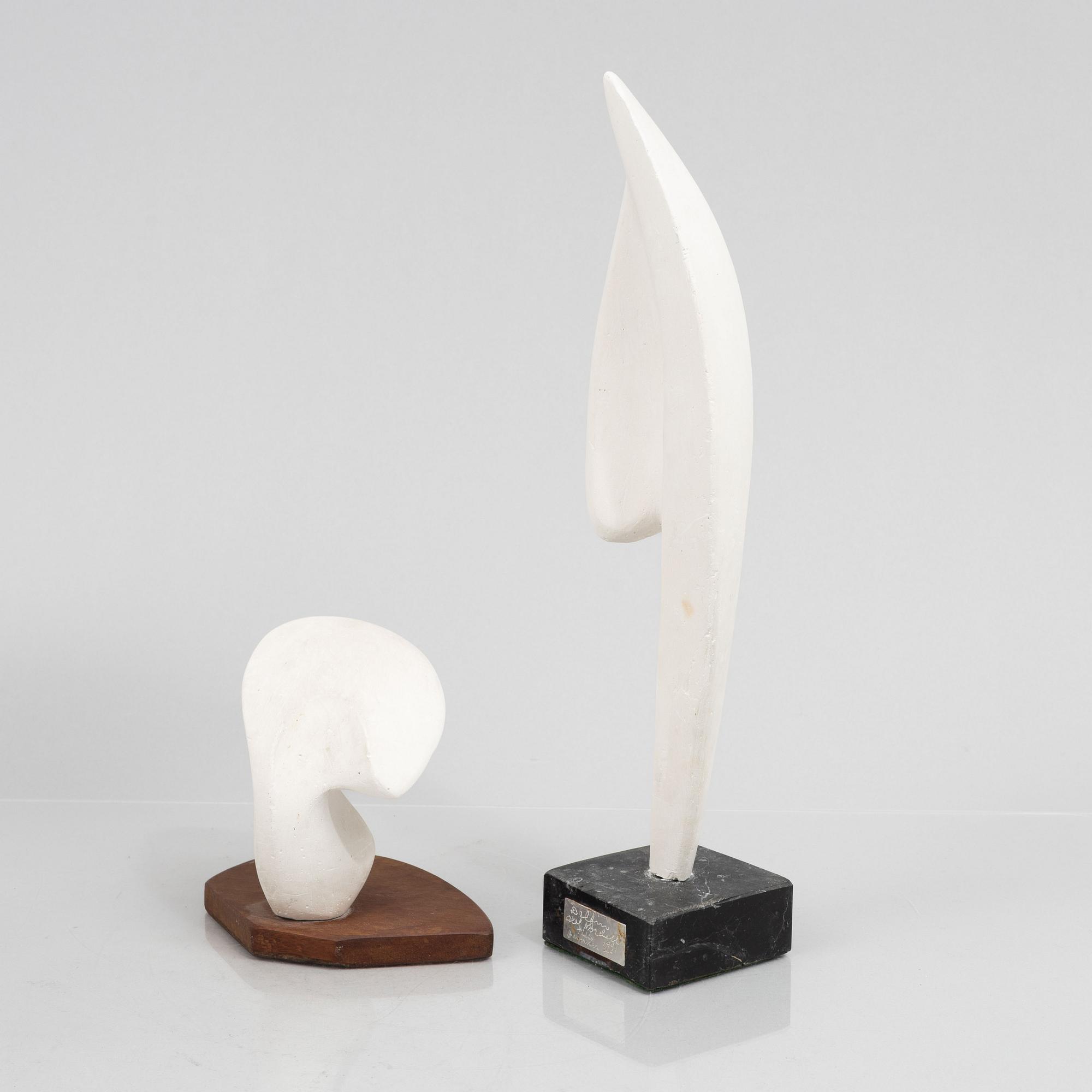 Axel Nordell, skulpturer, 2 st, "Estrad" & "Delfin", gips.