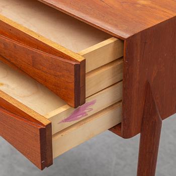 A 'GT 6835' mahogany chest of drawers by Rimbert Sandholt, AB Glas & Trä Hovmantorp, Sweden, 1960s.