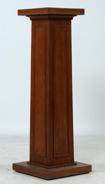 PIEDESTAL, 1900-tal.