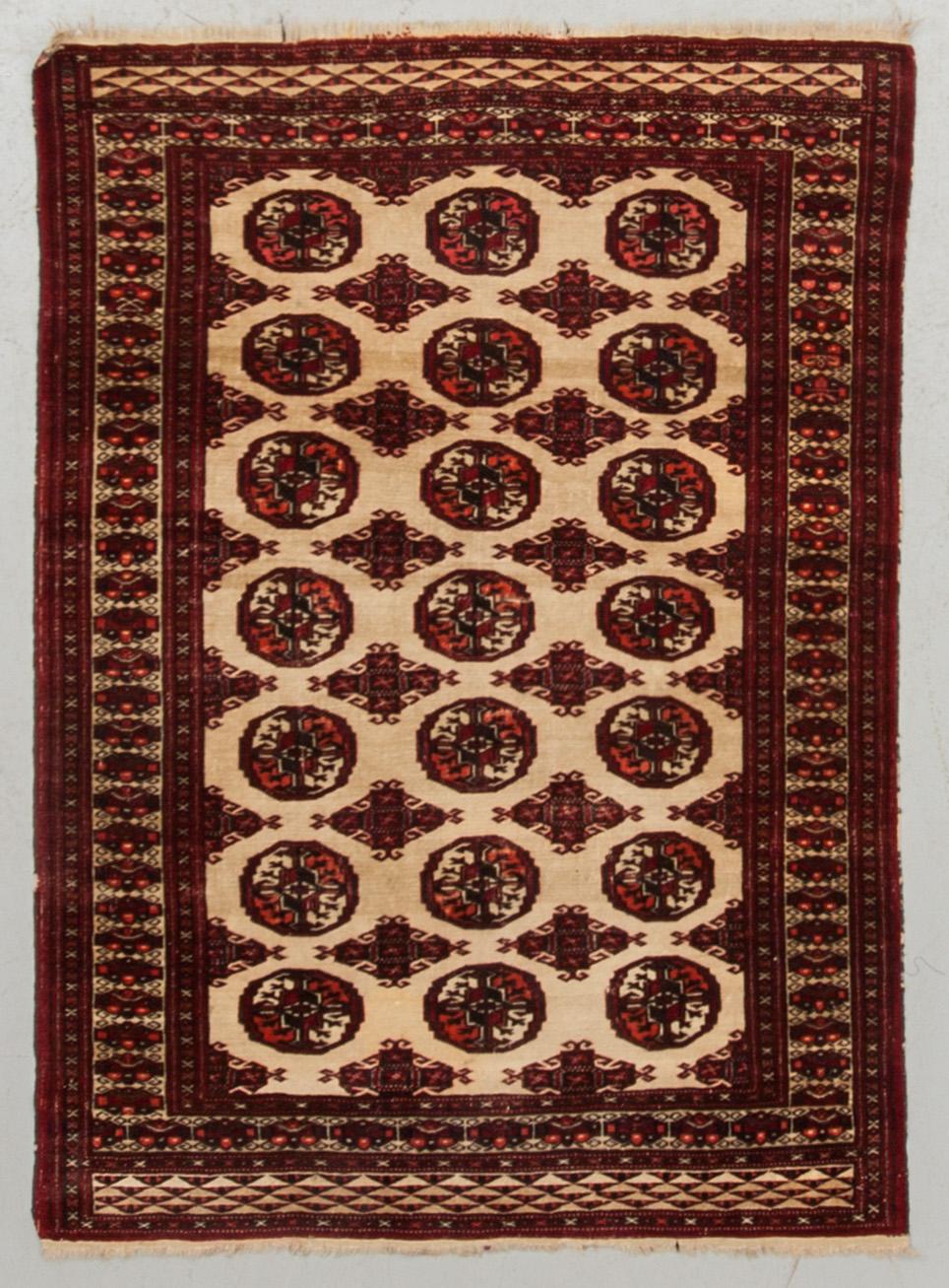 MATTA, semiantik, orientalisk, ca 156 x 112 cm.