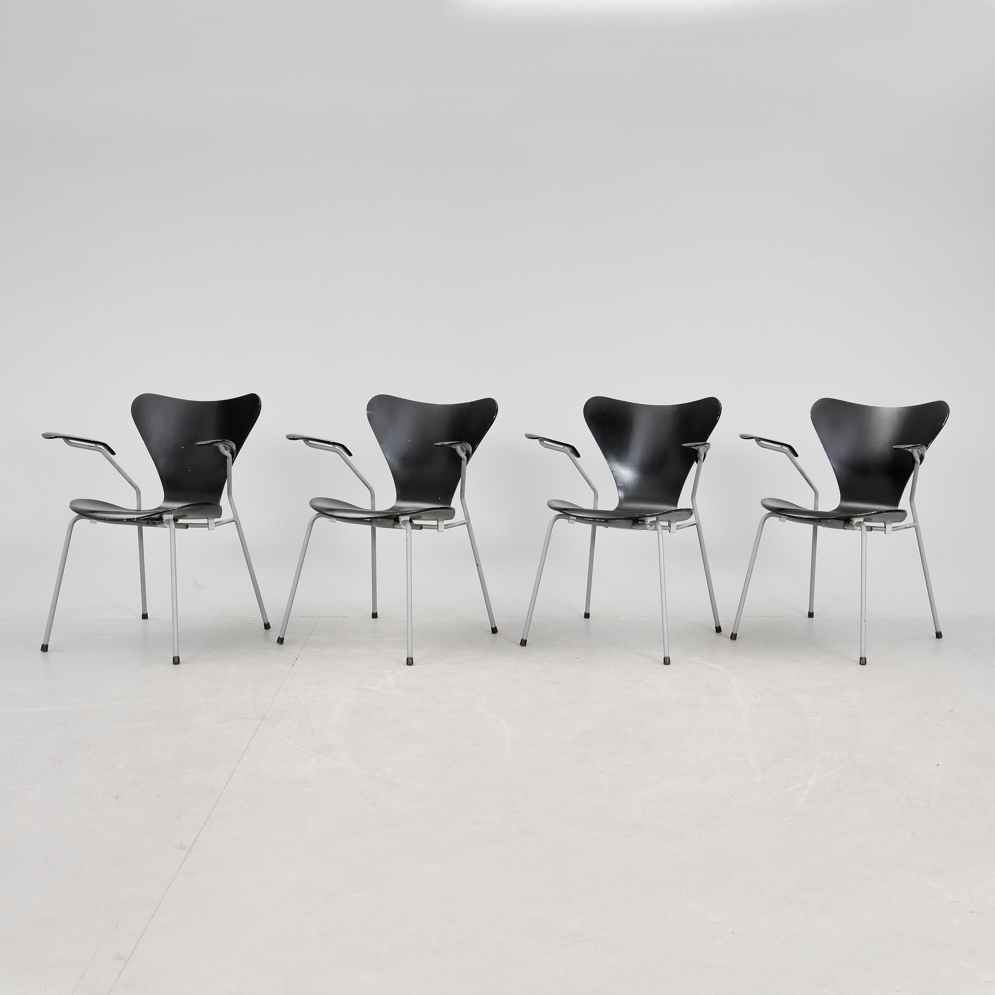 KARMSTOLAR, 4 st, "Sjuan", Arne Jacobsen för Fritz Hansen, formgiven 1955.