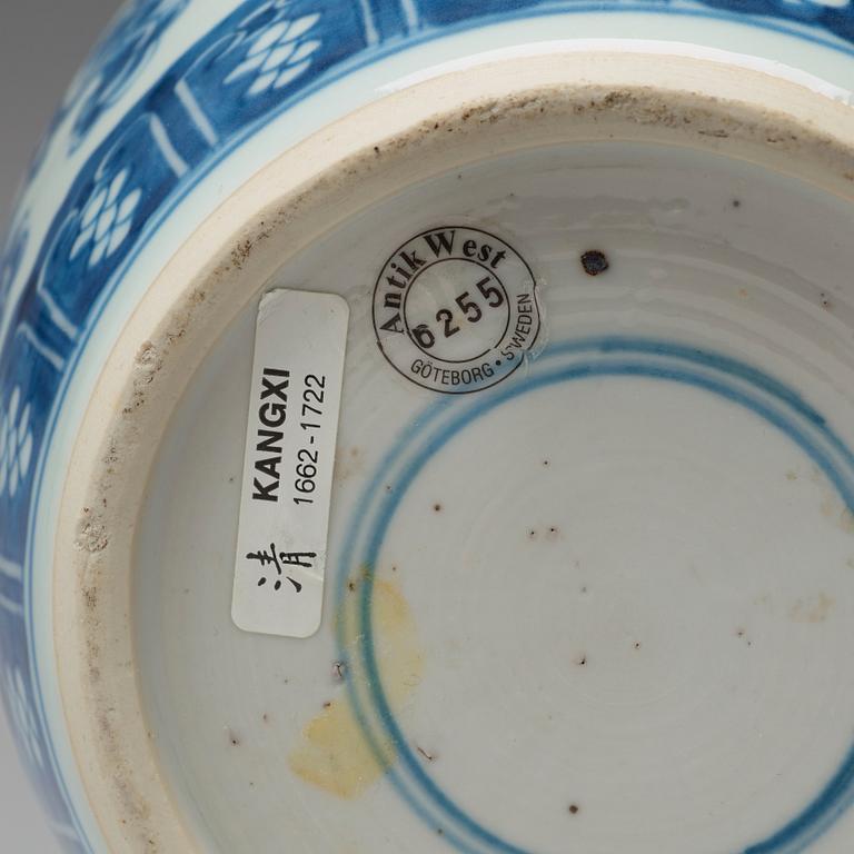 BOJAN, porslin. Qingdynastin, Kangxi (1662-1722).