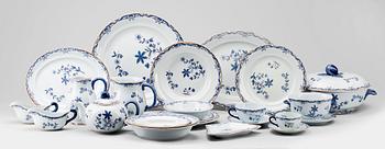 MATSERVIS, porslin, 107 delar, "Ostindia" Rörstrand.