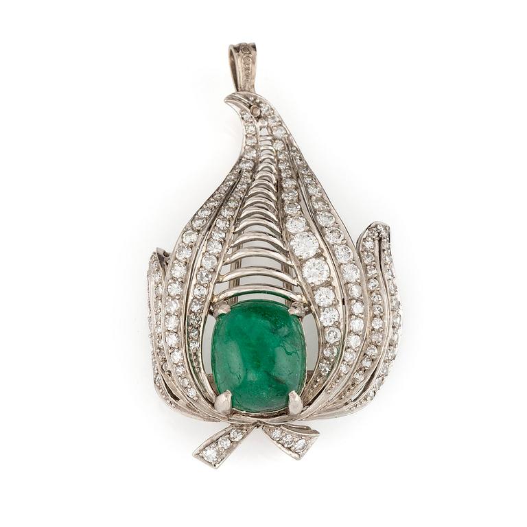 Brosch/hänge 18K vitguld med en cabochonslipad smaragd.