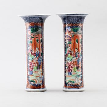 VASER, 1 par, porslin, Kina, 1700-tal.