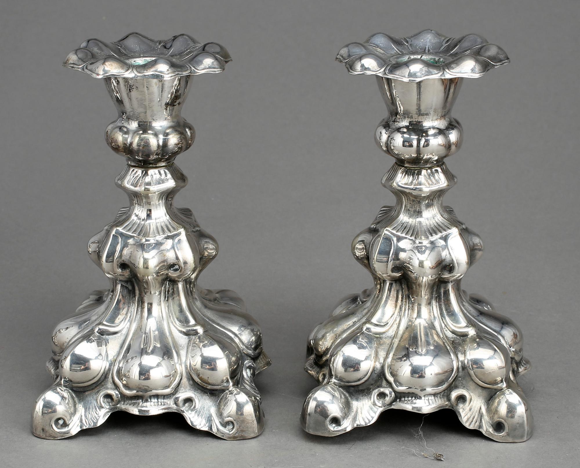 LJUSSTAKAR, 2 par, nysilver, barockstil, bl.a GAB, Stockholm, 1900-tal.