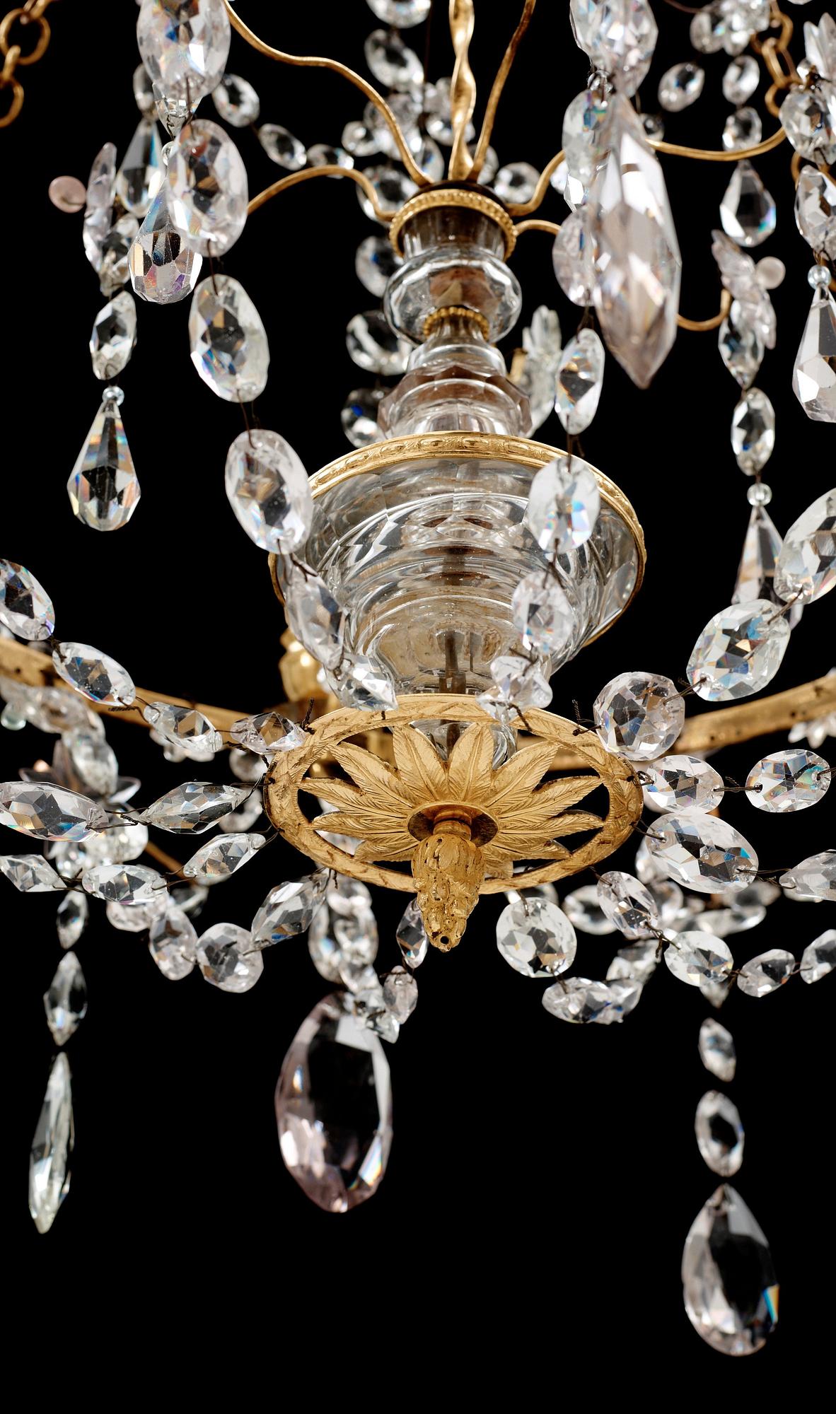 LJUSKRONA, för sex ljus. Gustaviansk, 1700-talets slut. Hagamodell.