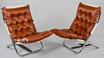 FÅTÖLJER, ett par, 1970-tal.