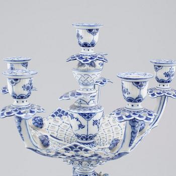 KANDELABER, porslin, "Musselmalet", Royal Copenhagen, 1974-78.