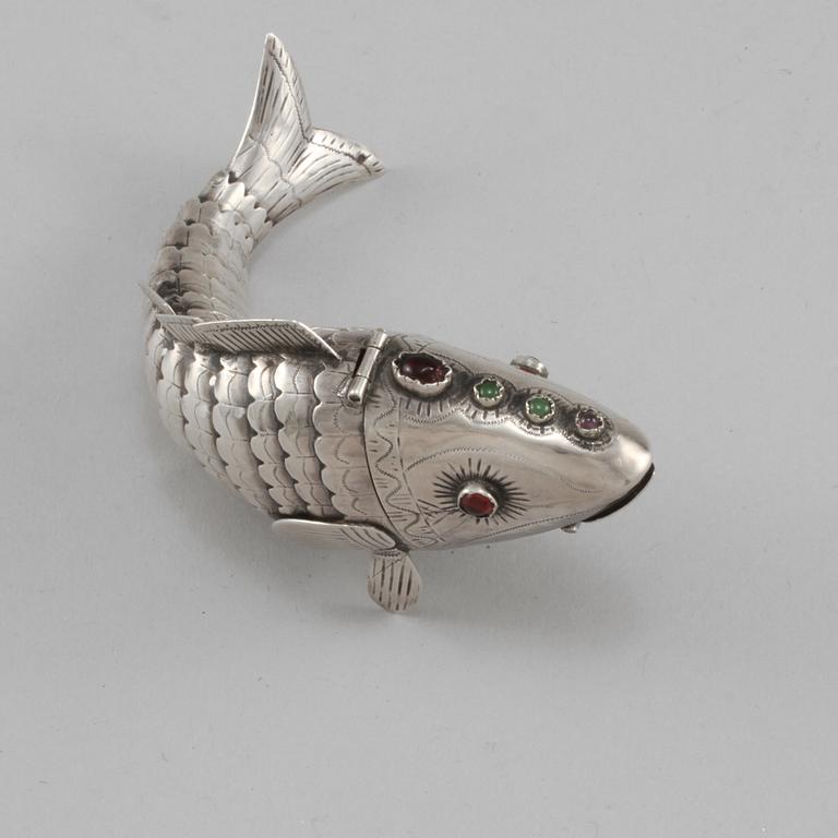 LUKTDOSA, silver samt paste, utländska stämplar, 1900-tal. Vikt 44,5 gram.