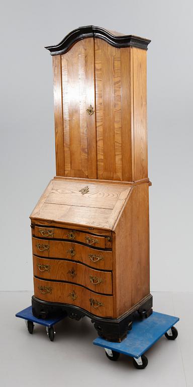 SNEDKLAFFSKÅP, rokoko, 1700-tal.