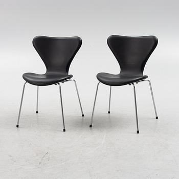Arne Jacobsen, six "Seven" chairs, Fritz Hansen, Denmark.