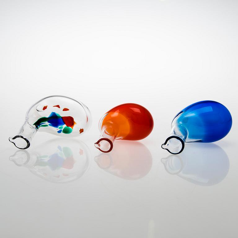 HELENA TYNELL, maljakoita, 3 kpl, "Kuikka", Riihimäen Lasi Oy. Suunniteltu 1975.