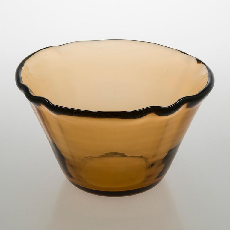 Gunnel Nyman, skål,  signerad Gunnel Gustafsson, Oy. Riihimäki -37.