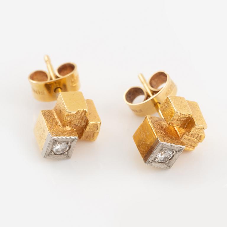 Björn Weckström, örhängen 18K guld med briljantslipade diamanter. Lapponia.