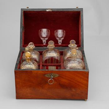 SCHATULL MED GLAS, Karl Johan, 1800-talets första hälft.