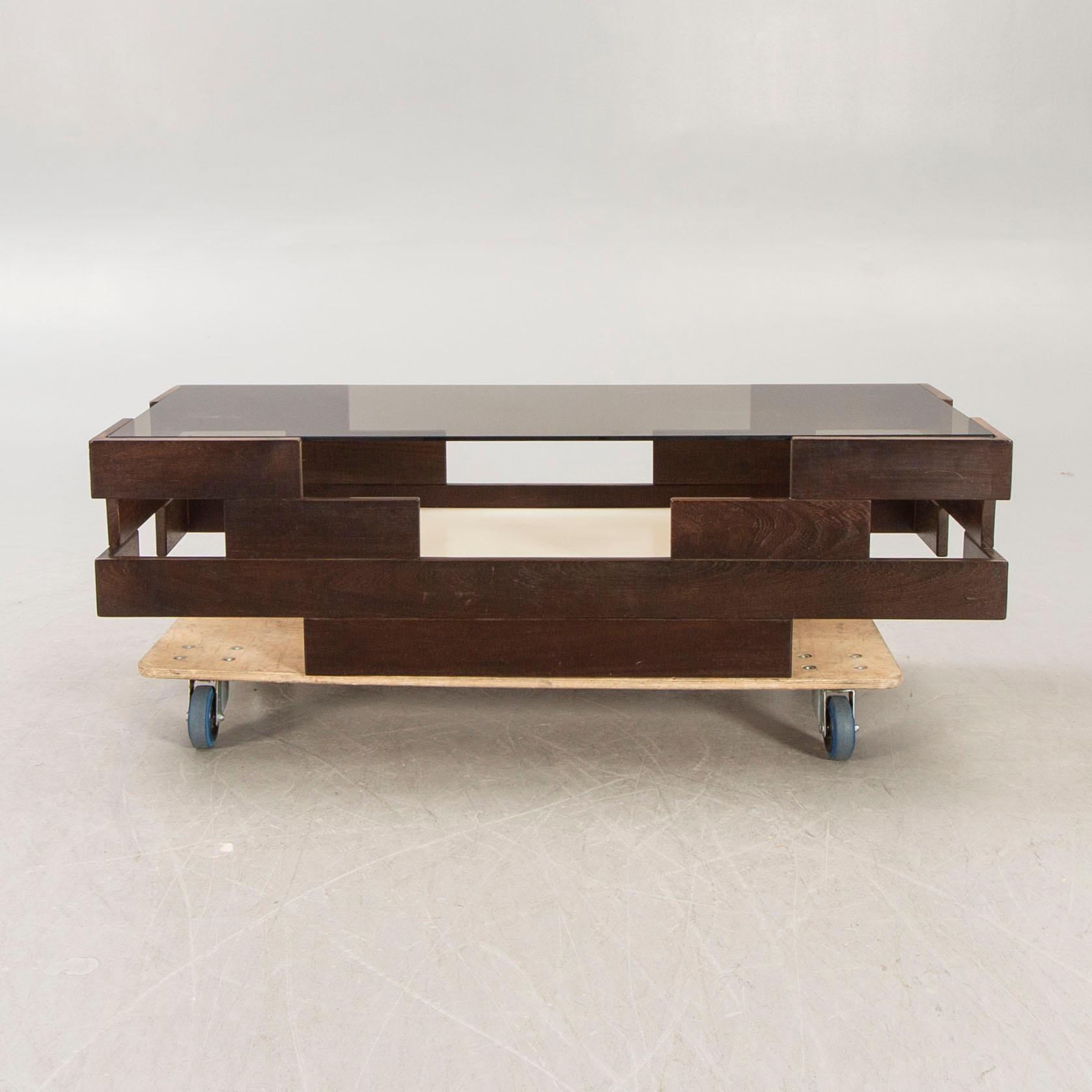 A 1970/80s coffee table.