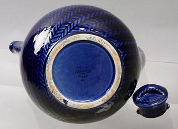 TEKANNA, porslin, "Blå Eld", Hertha Bengtsson, Rörstrand.