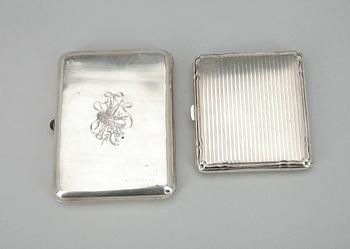 CIGARETTETUIER, 2 st, silver, Moskva 1927-1955 samt Helsingfors 1928. Tot. vikt 275 g.