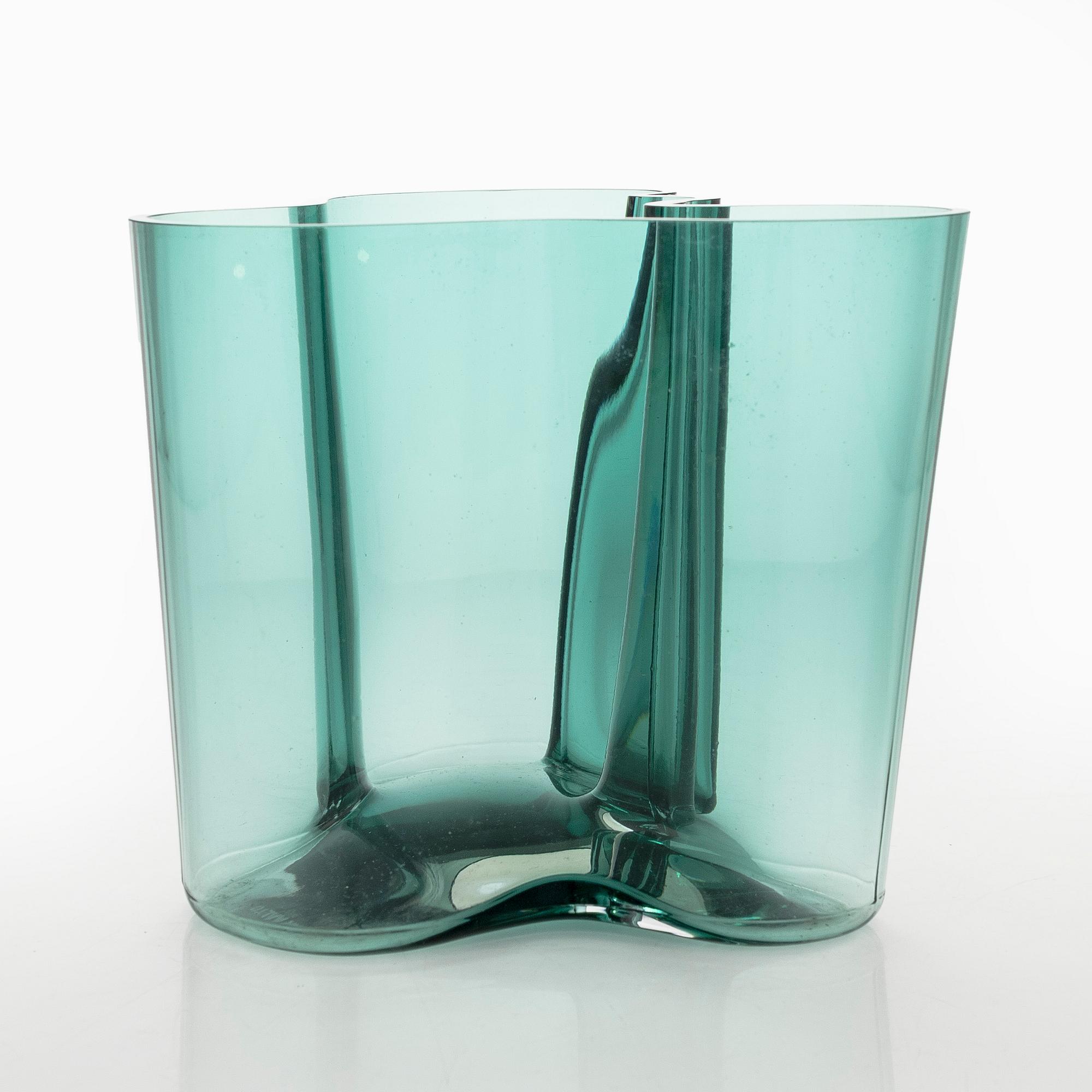 Alvar Aalto, vas "3030", signerad Alvar Aalto.