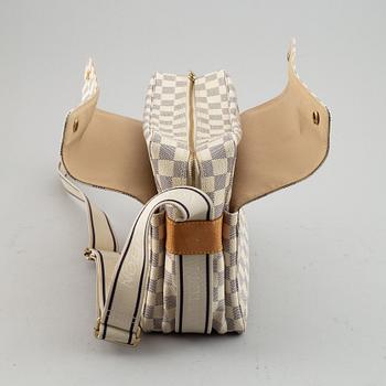Louis Vuitton, a 'Naviglio' bag.