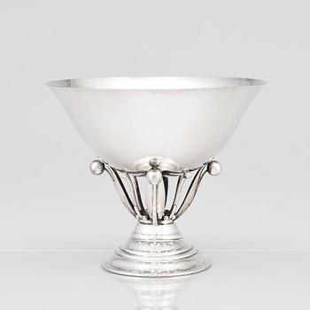 Johan Rohde, skål på fot, Georg Jensen Köpenhamn, 1918, 830/1000 silver, designnr 6.